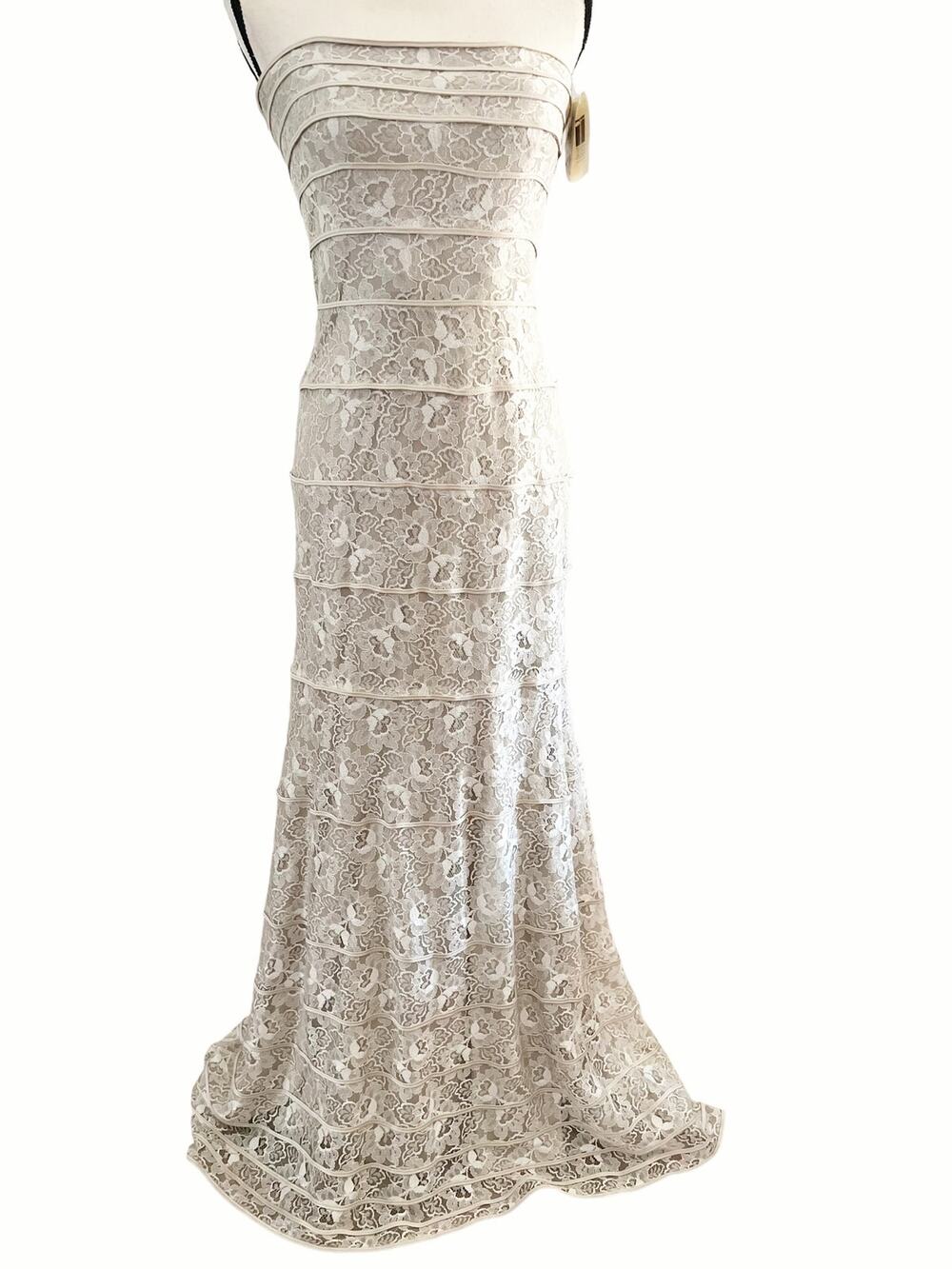 Tadashi Shoji Cream Lace Strapless Sleeveless Formal Gown Size 8